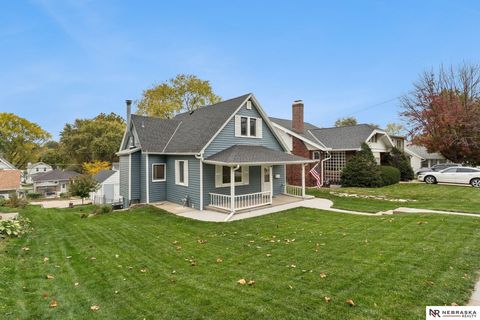 Photo of 2134 S 35th Street, Omaha, NE 68105 (MLS # 22603957)