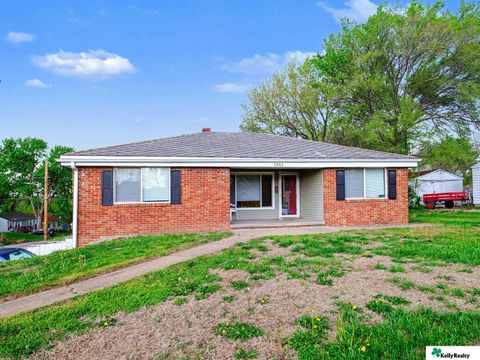 Photo of 5906 N 36th Street, Omaha, NE 68111 (MLS # 22611764)