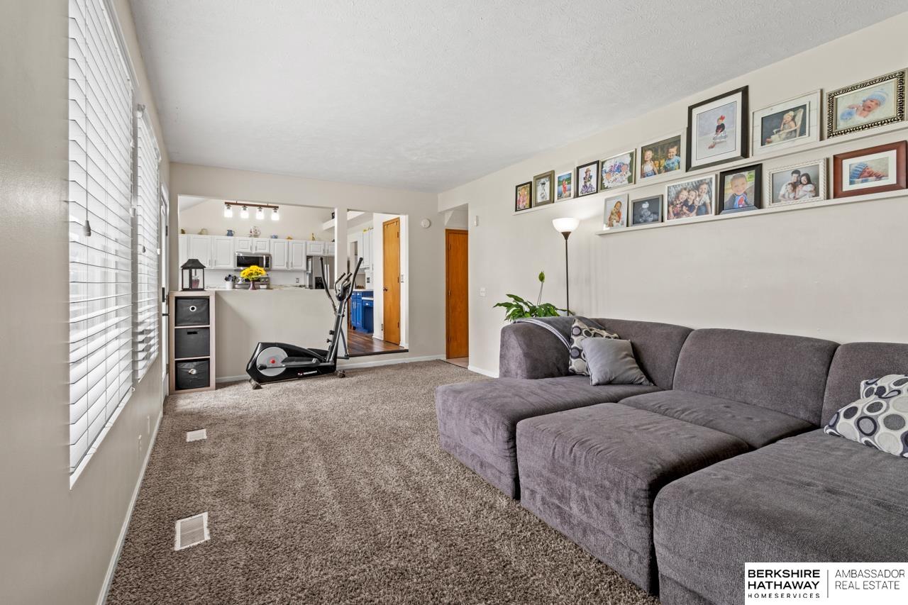 Omaha, Nebraska 68122, United States, 4 Bedrooms Bedrooms, ,3 BathroomsBathrooms,Residential,Active,189521