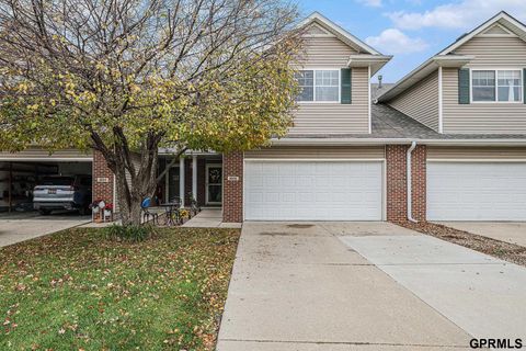 Photo of 1606 N 175th Plaza, Omaha, NE 68118 (MLS # 22532450)
