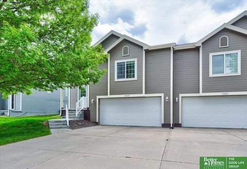 Photo of 10605 S 25th Avenue, Bellevue, NE 68123 (MLS # 22530858) Photo of 10605 S 25th Avenue, Bellevue, NE 68123 (MLS # 22530858)