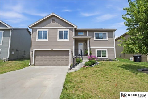 Photo of 9118 Potter Street, Omaha, NE 68122 (MLS # 22620336)