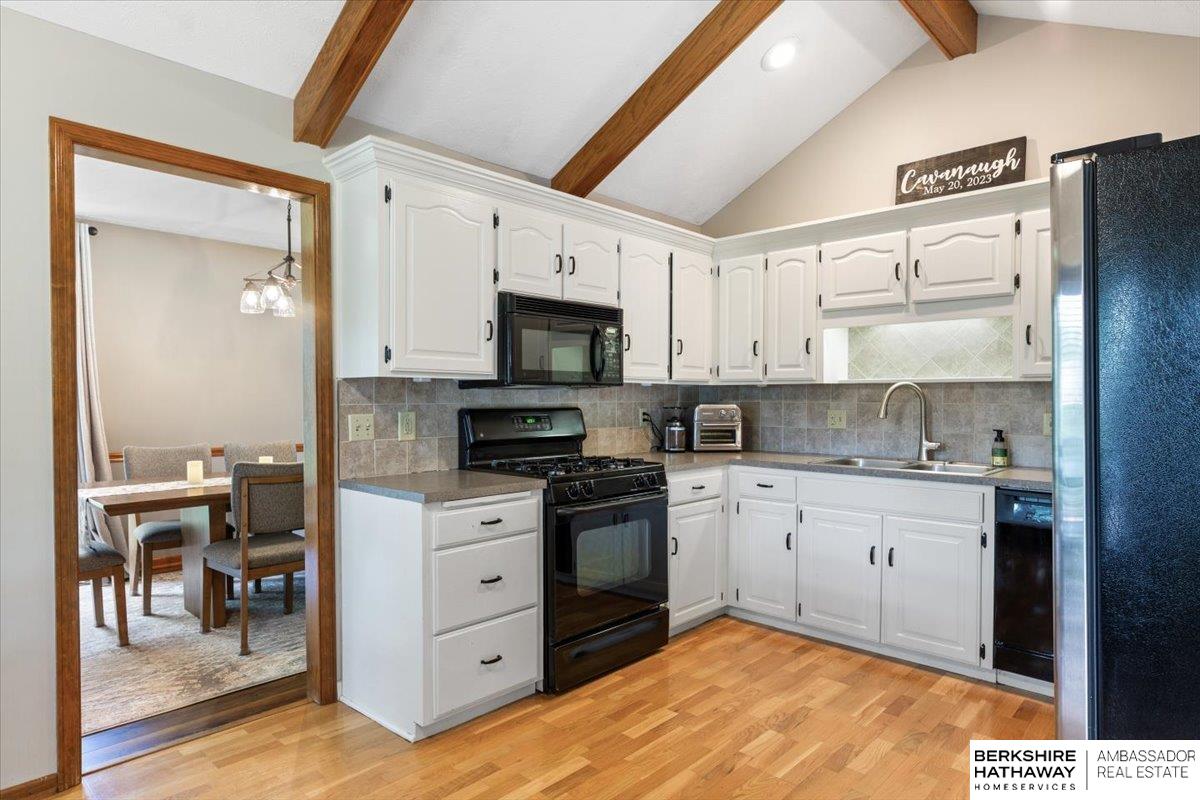 Omaha, Nebraska 68154, United States, 4 Bedrooms Bedrooms, ,3 BathroomsBathrooms,Residential,Active,154642