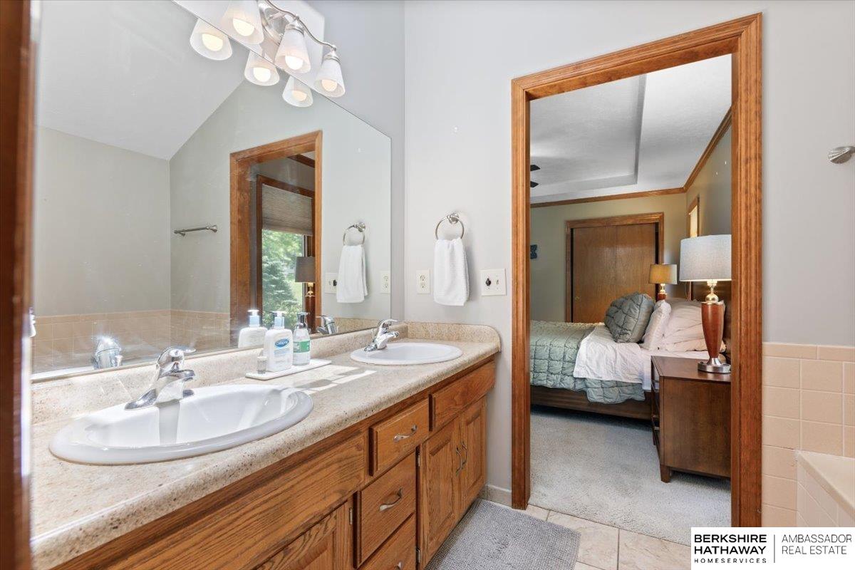 Omaha, Nebraska 68154, United States, 4 Bedrooms Bedrooms, ,3 BathroomsBathrooms,Residential,Active,154642