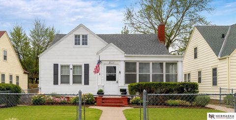 Photo of 2870 Iowa Street, Omaha, NE 68112 (MLS # 22607211)
