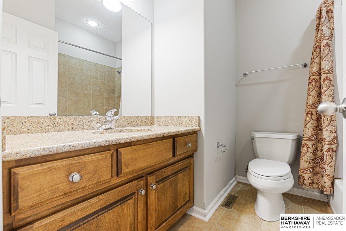 Omaha, Nebraska 68130, United States, 4 Bedrooms Bedrooms, ,3 BathroomsBathrooms,Residential,Active,189535