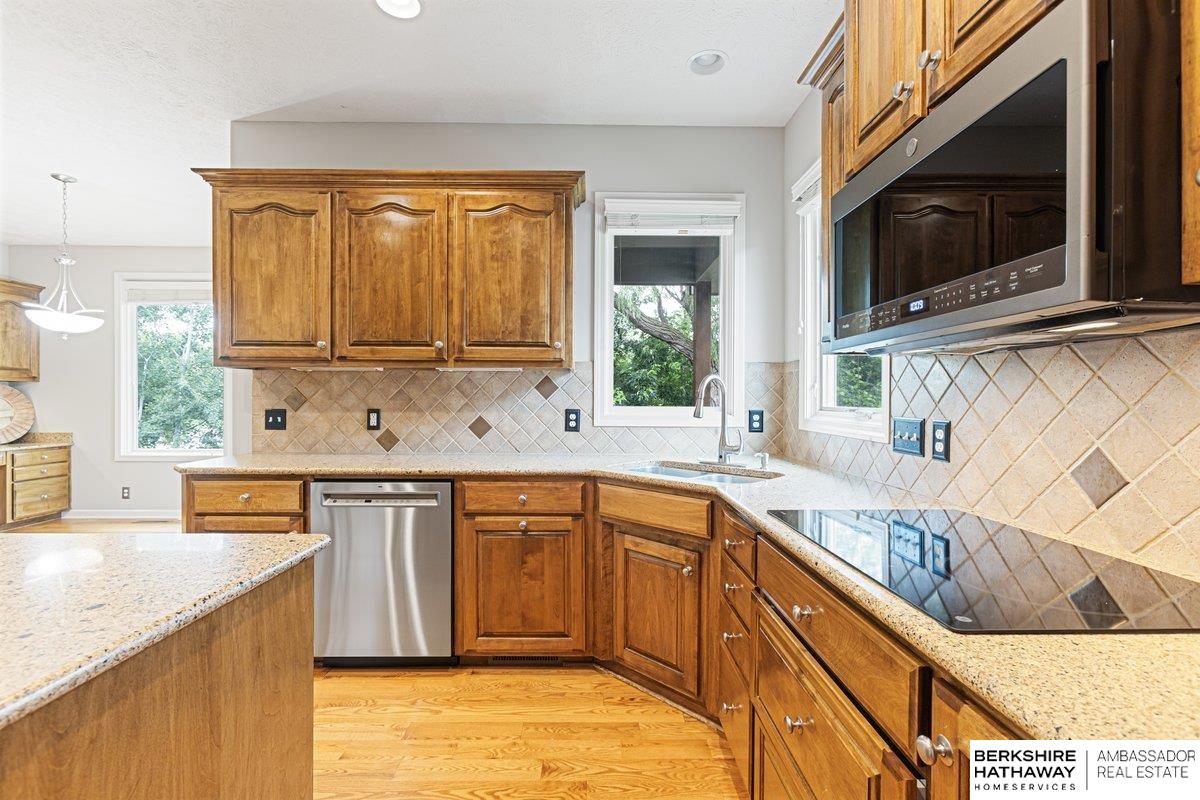 Omaha, Nebraska 68130, United States, 4 Bedrooms Bedrooms, ,3 BathroomsBathrooms,Residential,Active,189535