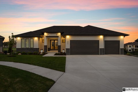 Photo of 9859 S 98th Circle, Papillion, NE 68048 (MLS # 22617938)