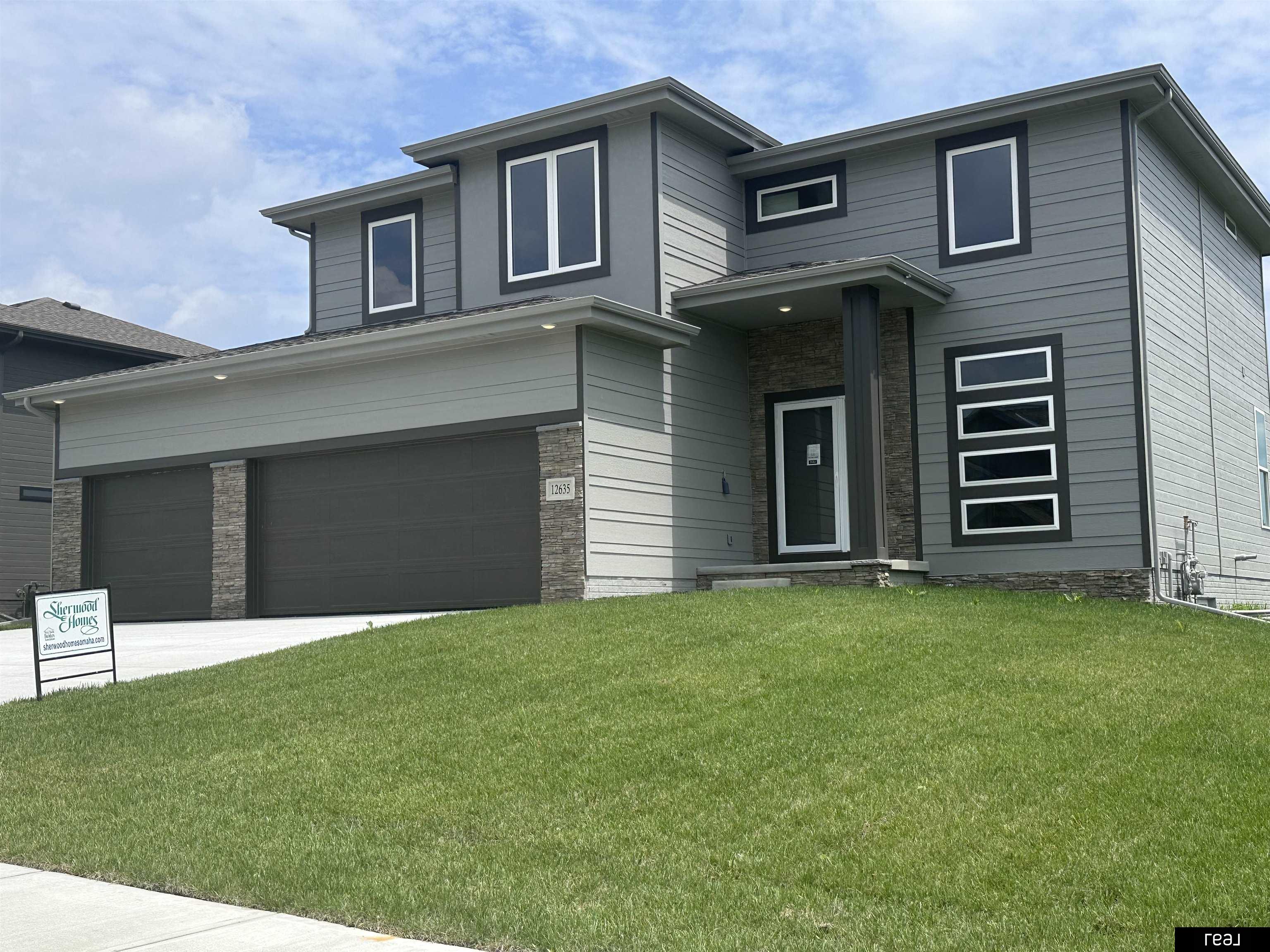 Papillion, Nebraska 68138, United States, 4 Bedrooms Bedrooms, ,3 BathroomsBathrooms,Residential,Active,22997