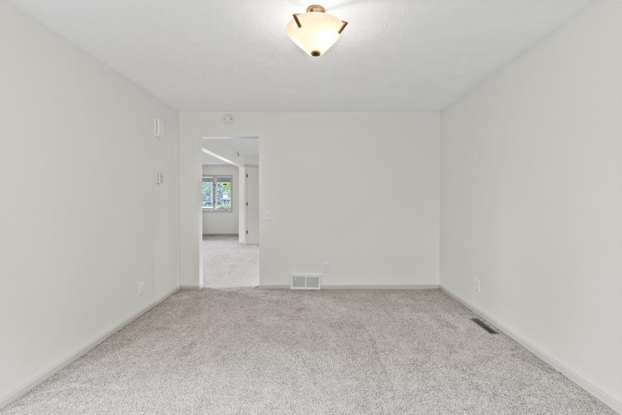 Omaha, Nebraska 68108, United States, 2 Bedrooms Bedrooms, ,2 BathroomsBathrooms,Residential,Pending,135899