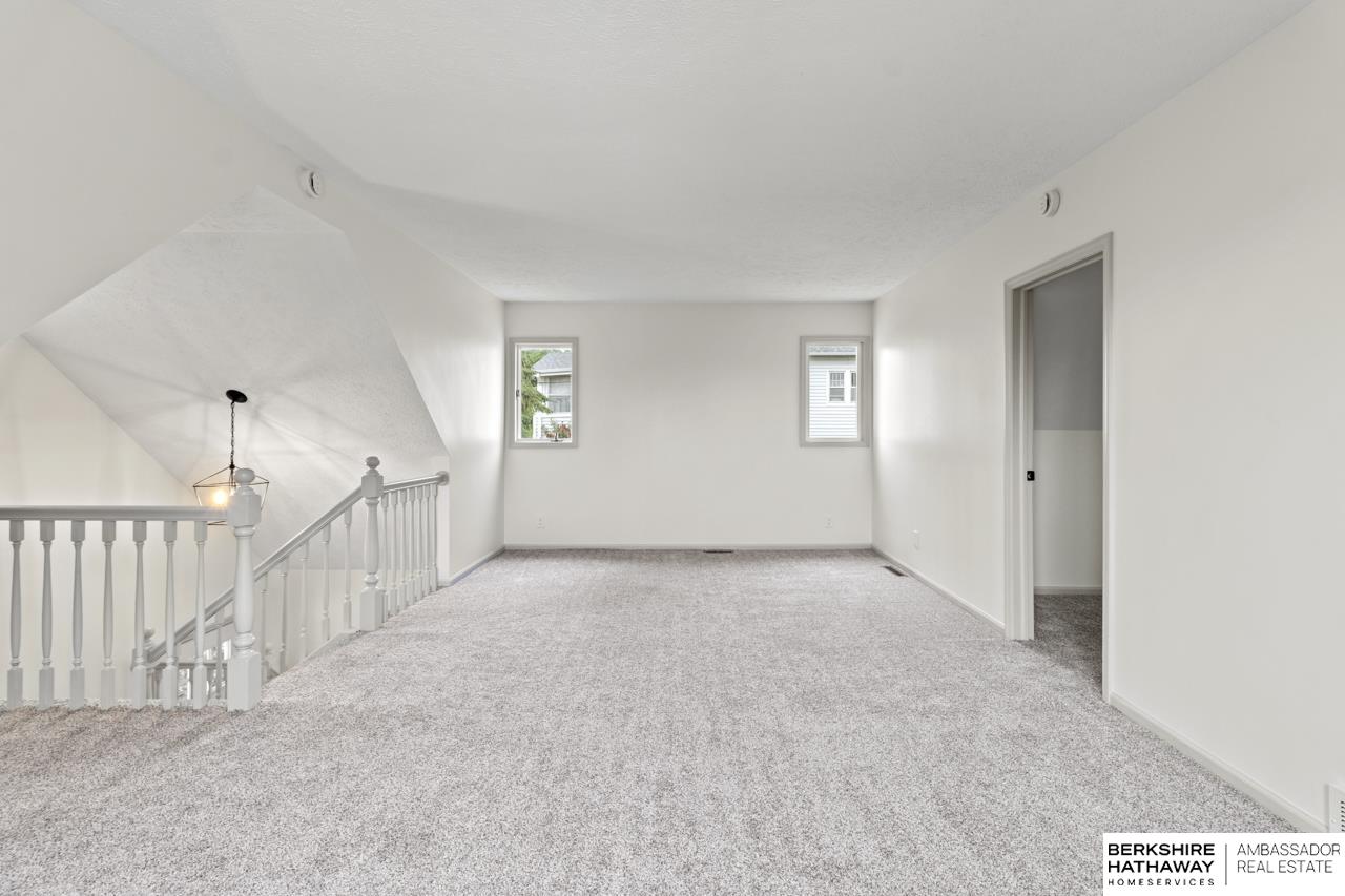 Omaha, Nebraska 68108, United States, 2 Bedrooms Bedrooms, ,2 BathroomsBathrooms,Residential,Pending,135899