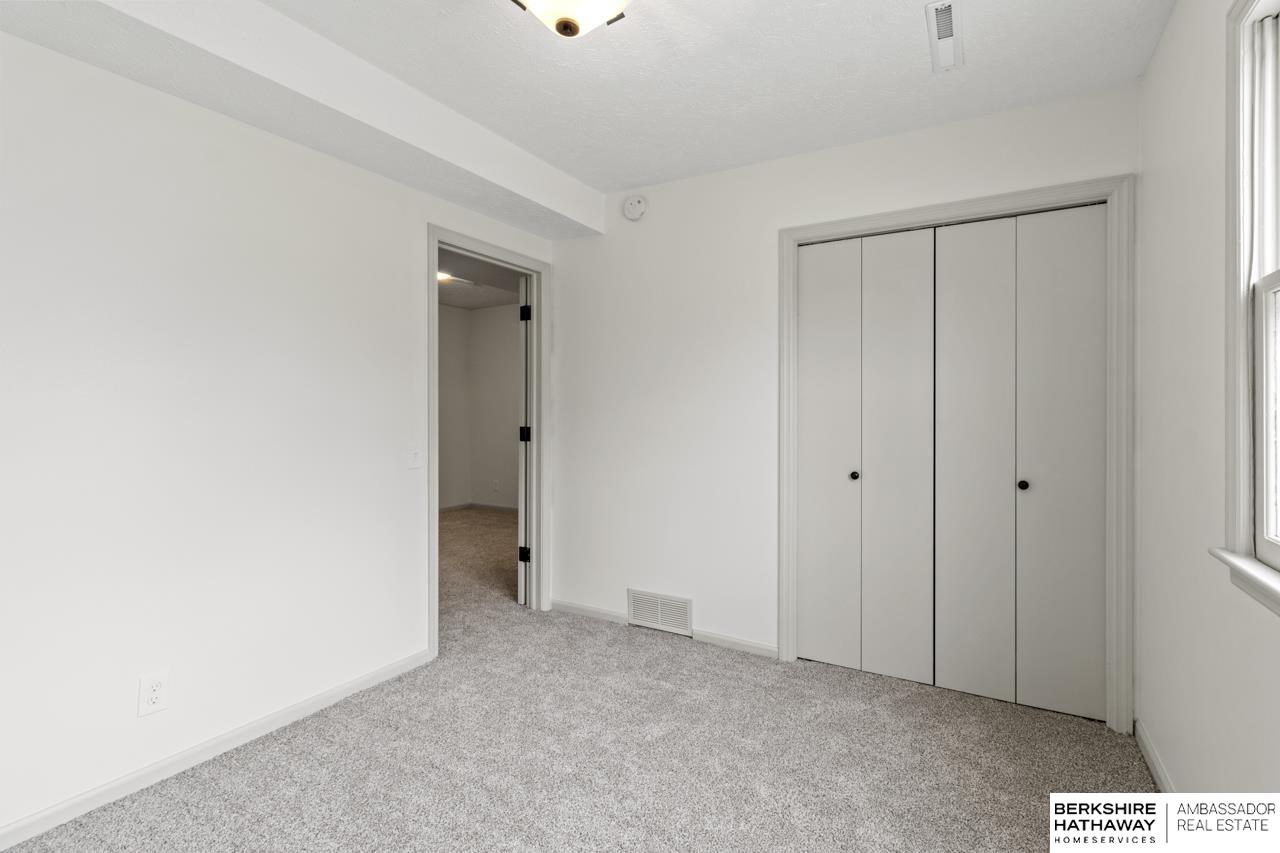 Omaha, Nebraska 68108, United States, 2 Bedrooms Bedrooms, ,2 BathroomsBathrooms,Residential,Pending,135899