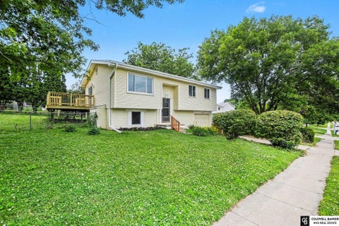 Photo of 4722 N 129th Avenue, Omaha, NE 68164 (MLS # 22617779)