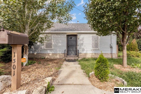 Photo of 1301 Ogden Street, Omaha, NE 68111 (MLS # 22624682)