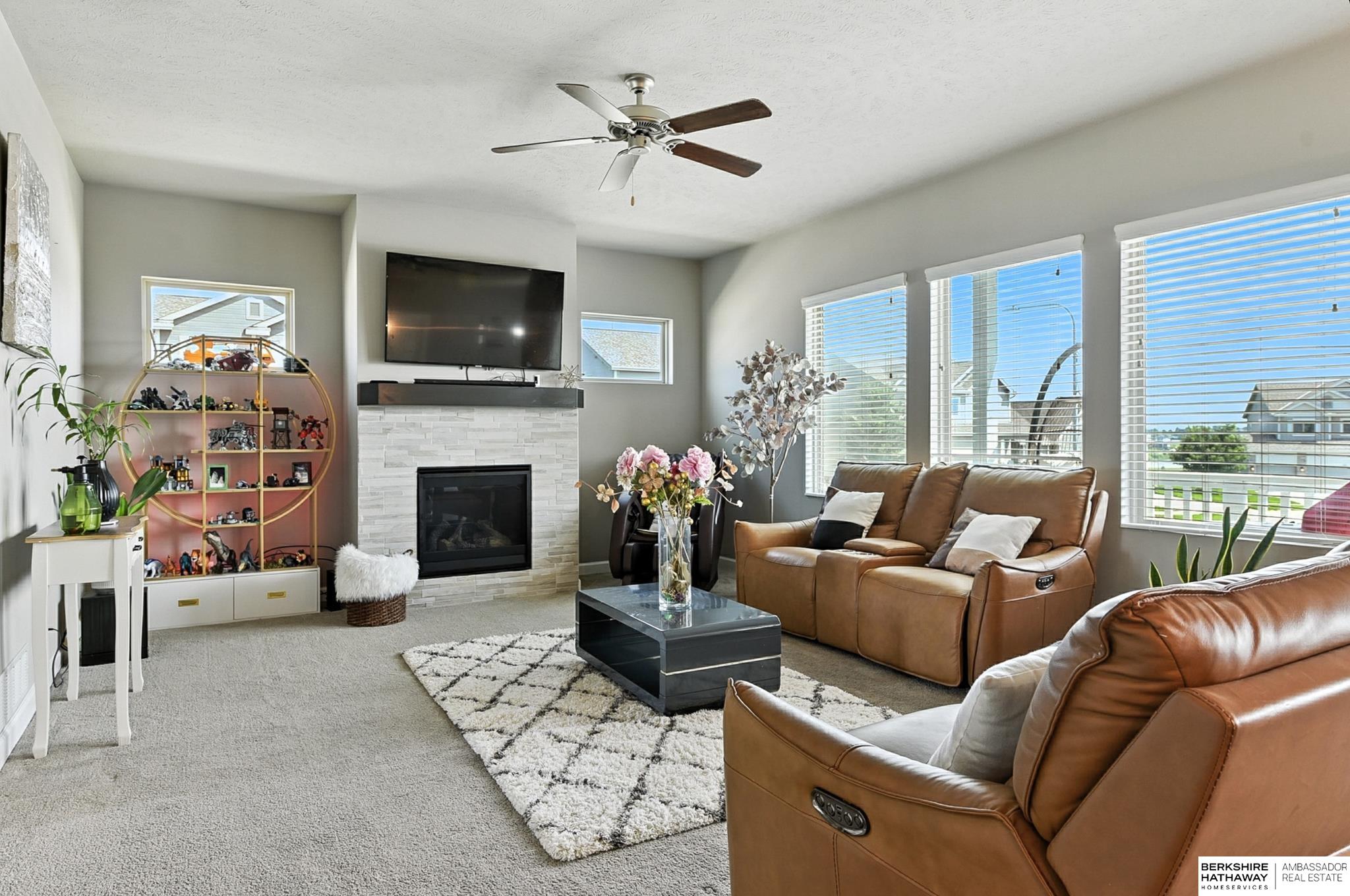 Omaha, Nebraska 68116, United States, 4 Bedrooms Bedrooms, ,2 BathroomsBathrooms,Residential,Pending,215576