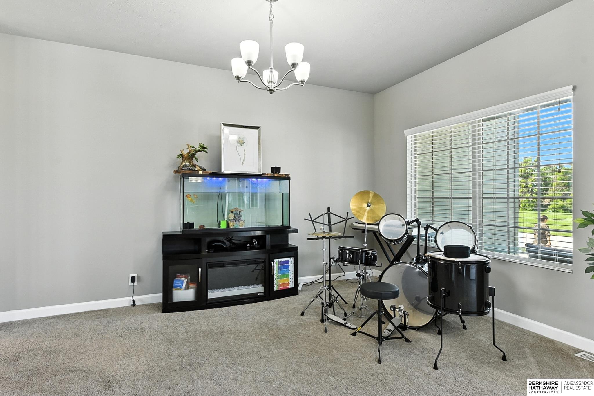 Omaha, Nebraska 68116, United States, 4 Bedrooms Bedrooms, ,2 BathroomsBathrooms,Residential,Pending,215576