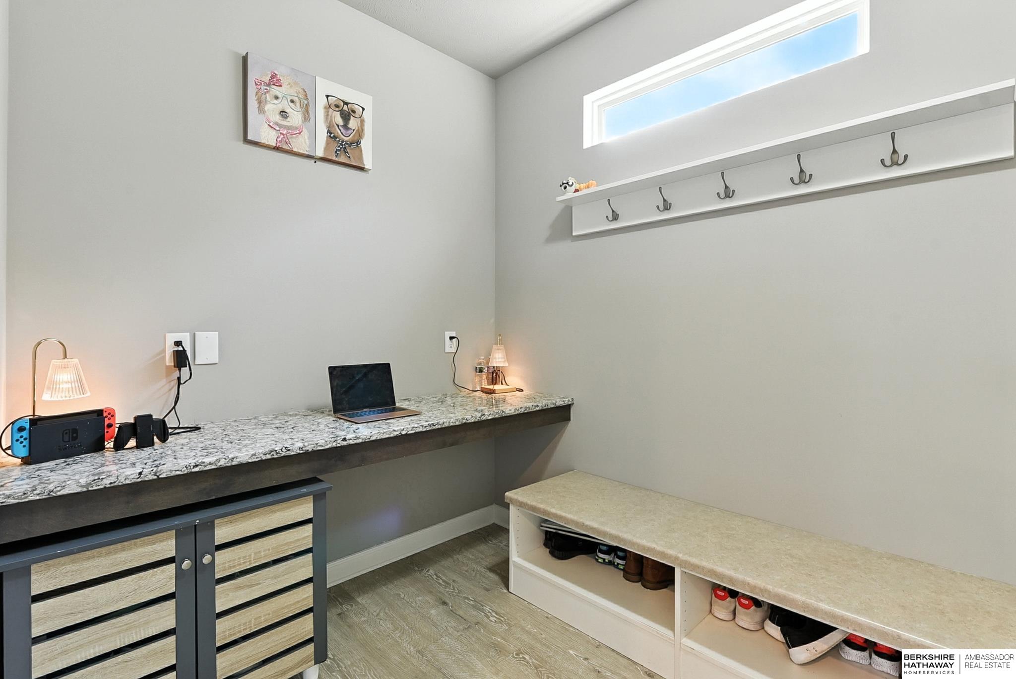 Omaha, Nebraska 68116, United States, 4 Bedrooms Bedrooms, ,2 BathroomsBathrooms,Residential,Pending,215576