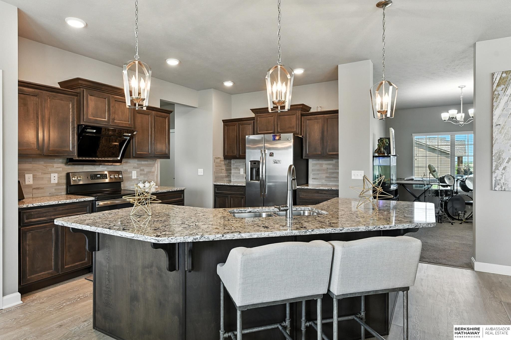 Omaha, Nebraska 68116, United States, 4 Bedrooms Bedrooms, ,2 BathroomsBathrooms,Residential,Pending,215576