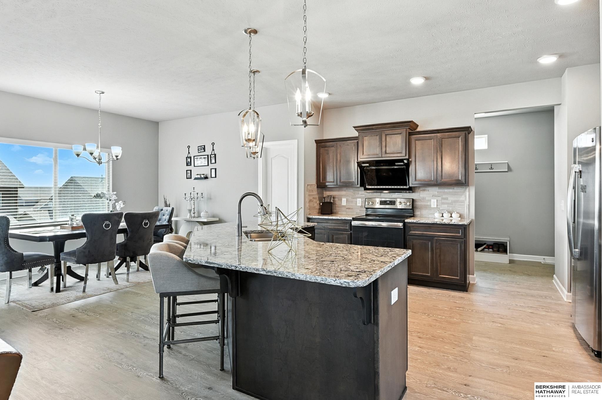 Omaha, Nebraska 68116, United States, 4 Bedrooms Bedrooms, ,2 BathroomsBathrooms,Residential,Pending,215576