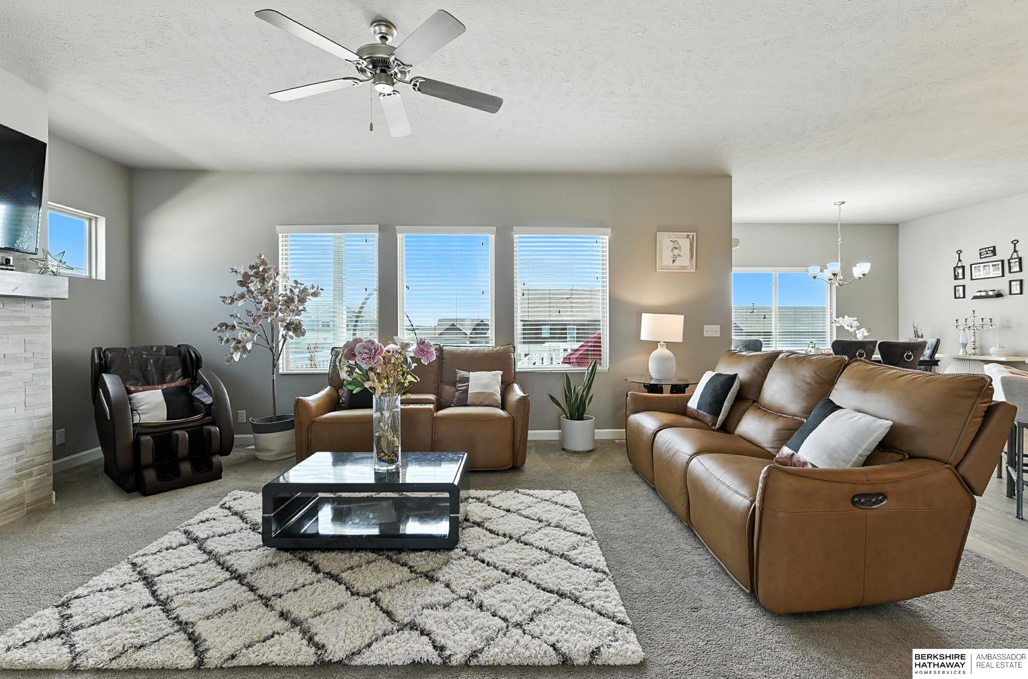 Omaha, Nebraska 68116, United States, 4 Bedrooms Bedrooms, ,2 BathroomsBathrooms,Residential,Pending,215576