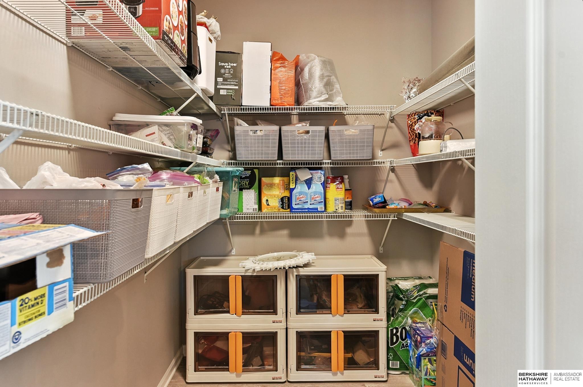 Omaha, Nebraska 68116, United States, 4 Bedrooms Bedrooms, ,2 BathroomsBathrooms,Residential,Pending,215576