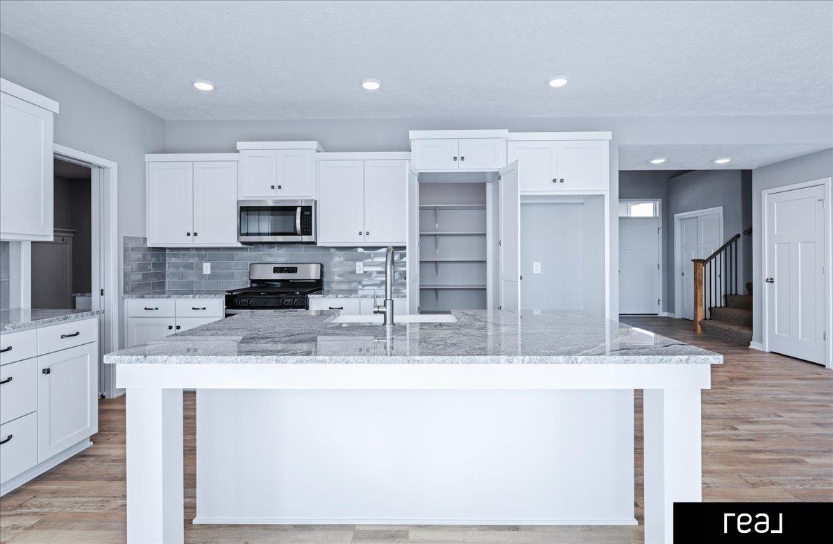 Elkhorn, Nebraska 68022, United States, 4 Bedrooms Bedrooms, ,2 BathroomsBathrooms,Residential,Active,204346