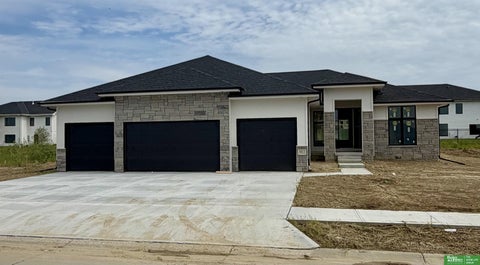 Photo of 5517 N 213th Avenue, Elkhorn, NE 68022 (MLS # 22624428)