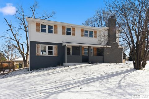 Photo of 233 S 114th Street, Omaha, NE 68154 (MLS # 22600366)