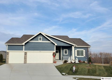 Photo of 11304 Horizon Circle, Papillion, NE 68046 (MLS # 22534330)