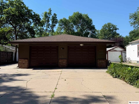 Photo of 6327 Logan Avenue, Lincoln, NE 68507 (MLS # 22617397)