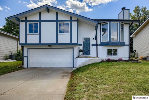 Photo of 2035 W Cove Court, Lincoln, NE 68522 (MLS # 22534937)