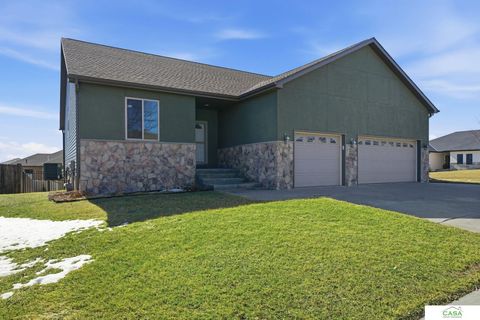 Photo of 2727 Shadowbrook Drive, Lincoln, NE 68516 (MLS # 22605618)