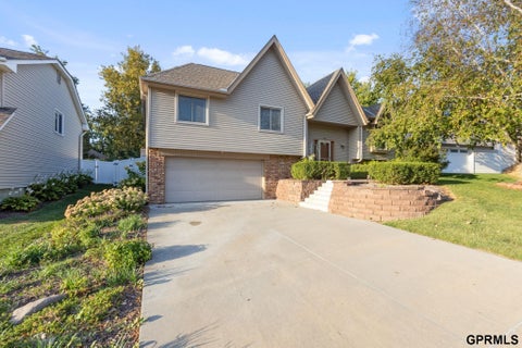 Photo of 15006 Charles Street, Omaha, NE 68154 (MLS # 22626246)