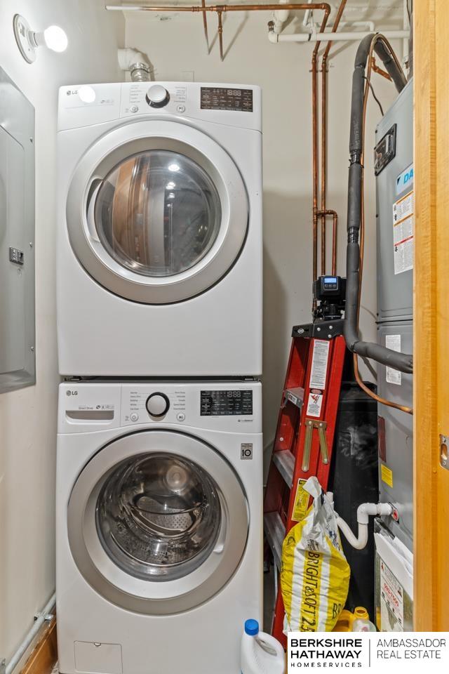 Omaha, Nebraska 68102, United States, 2 Bedrooms Bedrooms, ,2 BathroomsBathrooms,Residential,Active,187833