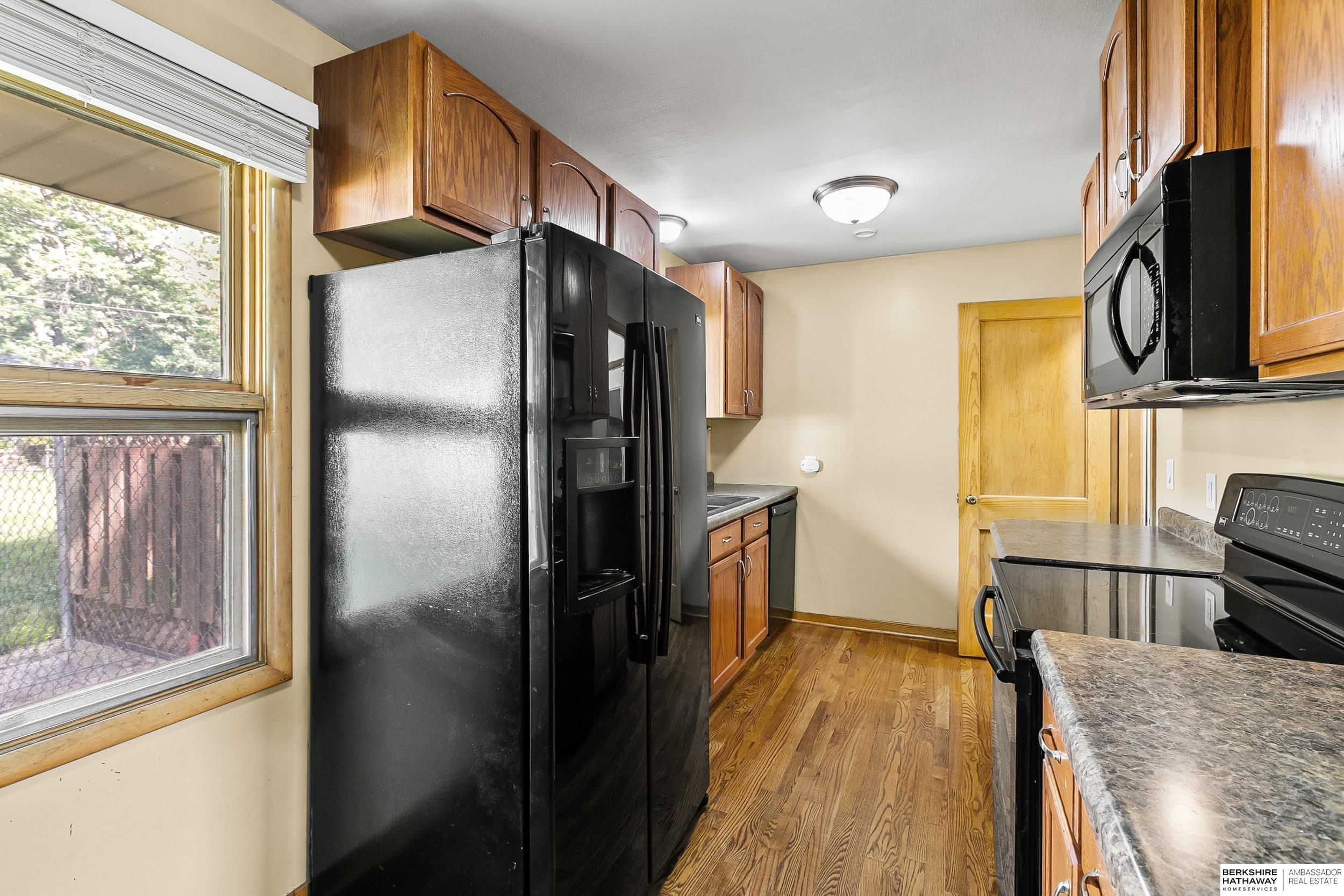 Lincoln, Nebraska 68507, United States, 2 Bedrooms Bedrooms, ,2 BathroomsBathrooms,Residential,Pending,187639