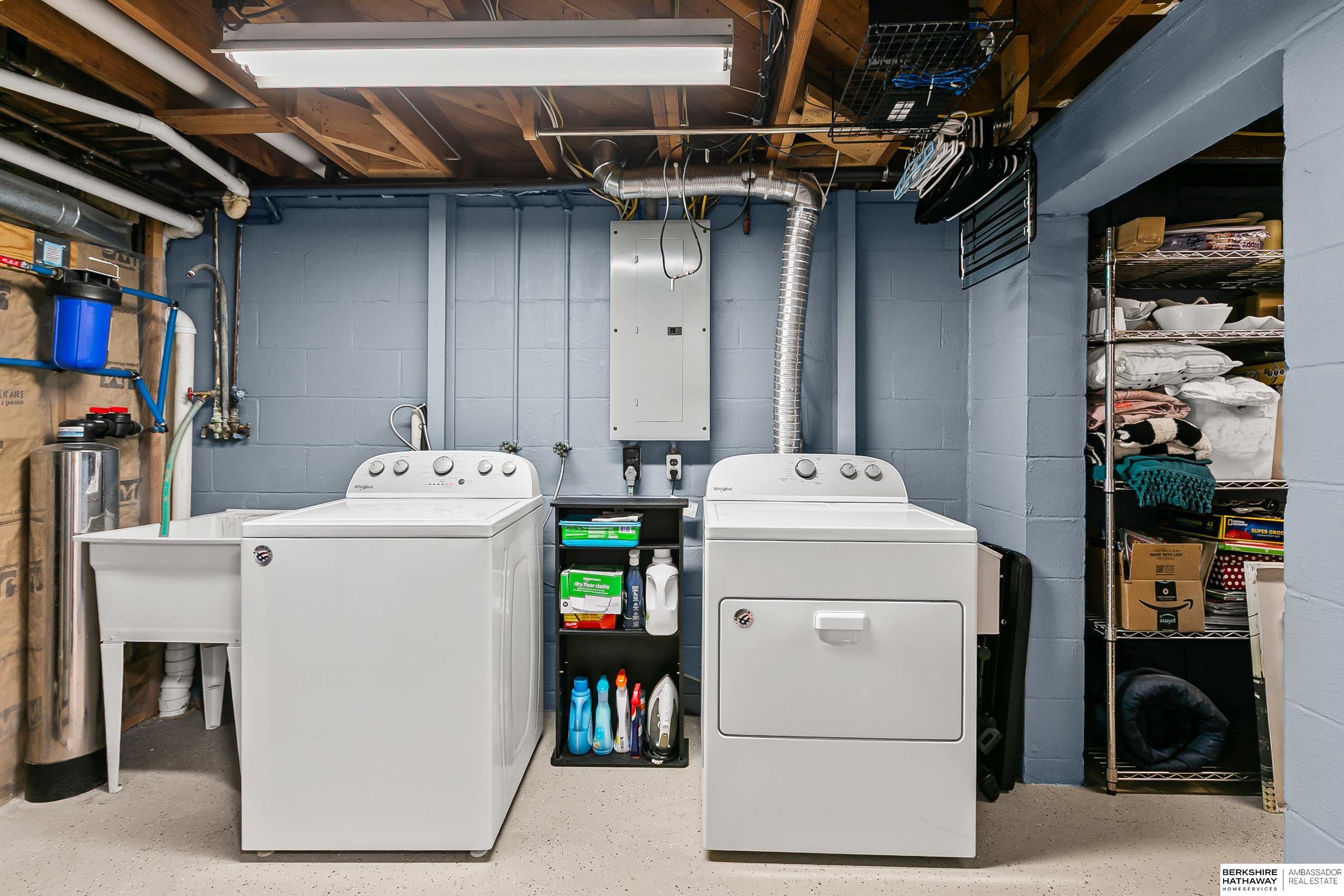 Lincoln, Nebraska 68507, United States, 2 Bedrooms Bedrooms, ,2 BathroomsBathrooms,Residential,Pending,187639