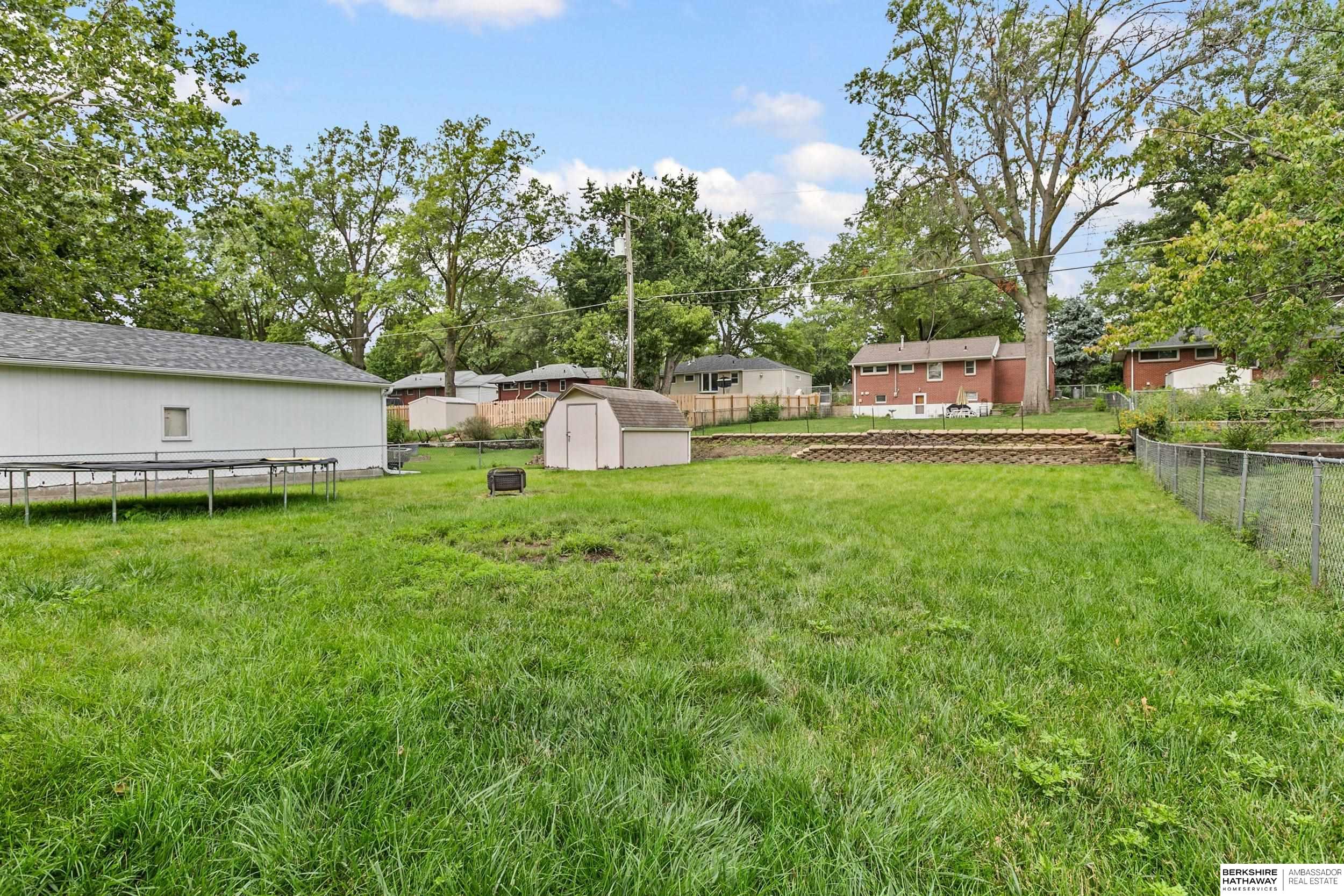 Lincoln, Nebraska 68507, United States, 2 Bedrooms Bedrooms, ,2 BathroomsBathrooms,Residential,Pending,187639