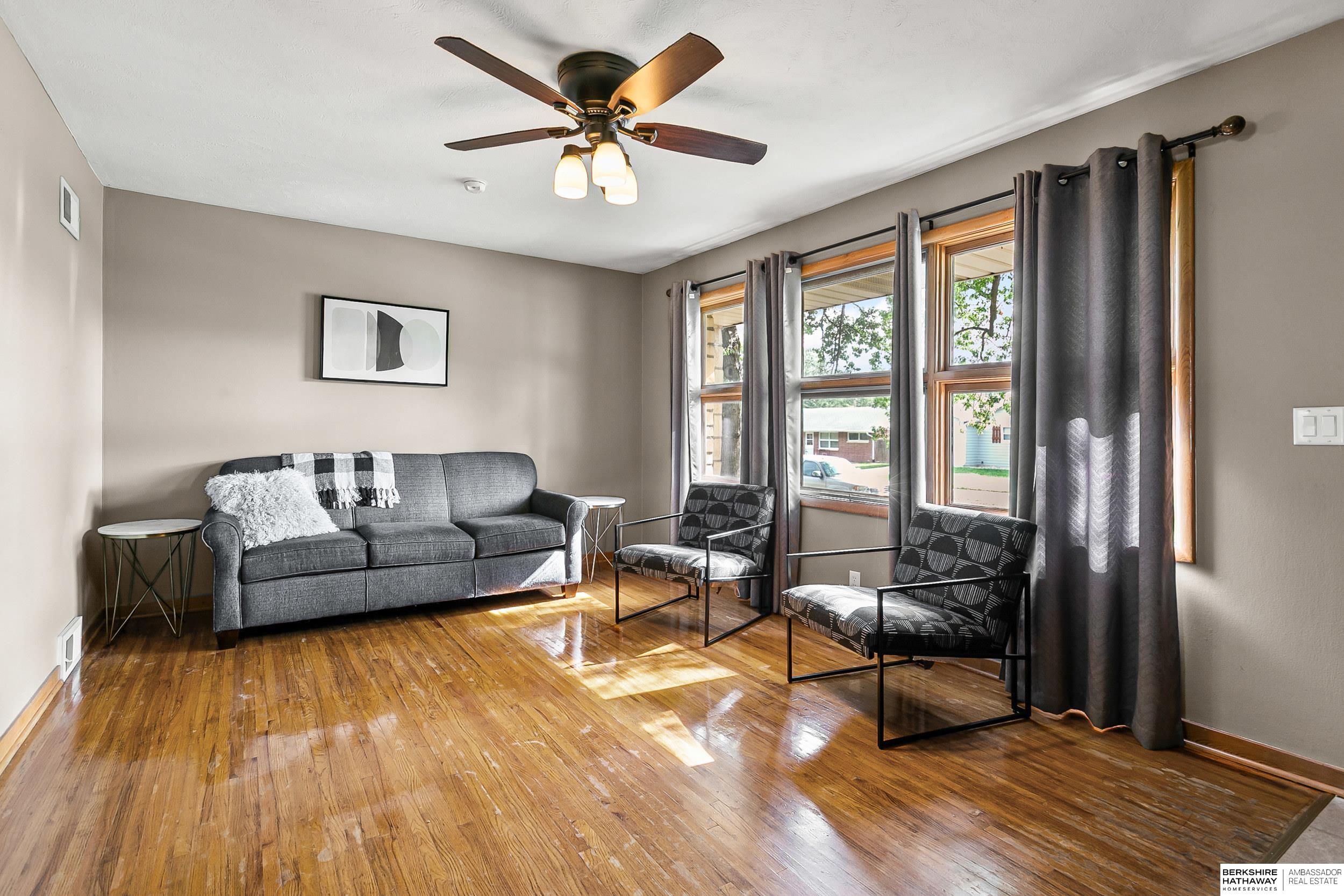 Lincoln, Nebraska 68507, United States, 2 Bedrooms Bedrooms, ,2 BathroomsBathrooms,Residential,Pending,187639