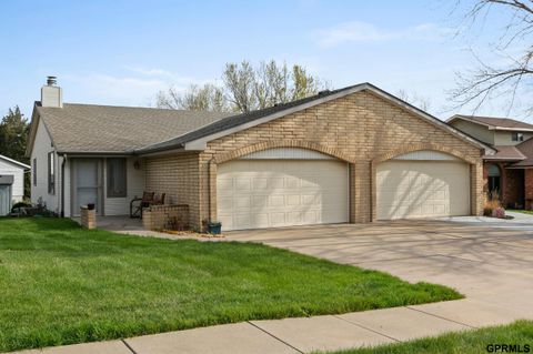 Photo of 1826 Normandy Lane, Lincoln, NE 68512 (MLS # 22609649)