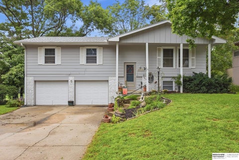 Photo of 3818 N 95th Street, Omaha, NE 68134 (MLS # 22627114)