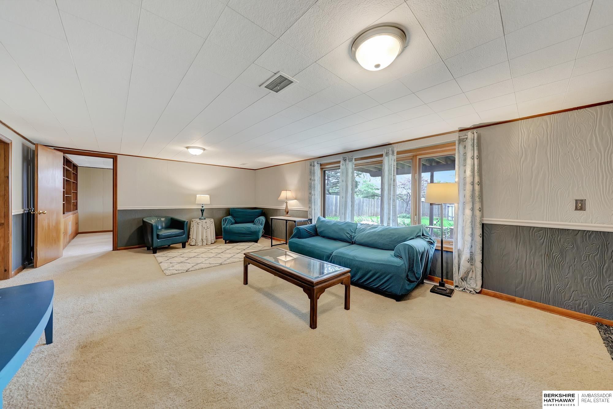 Lincoln, Nebraska 68505, United States, 4 Bedrooms Bedrooms, ,2 BathroomsBathrooms,Residential,Active,118869