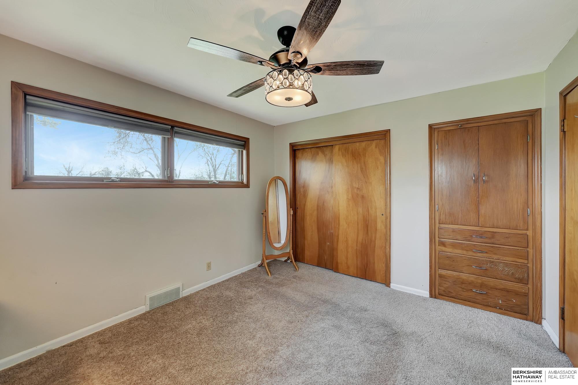 Lincoln, Nebraska 68505, United States, 4 Bedrooms Bedrooms, ,2 BathroomsBathrooms,Residential,Active,118869