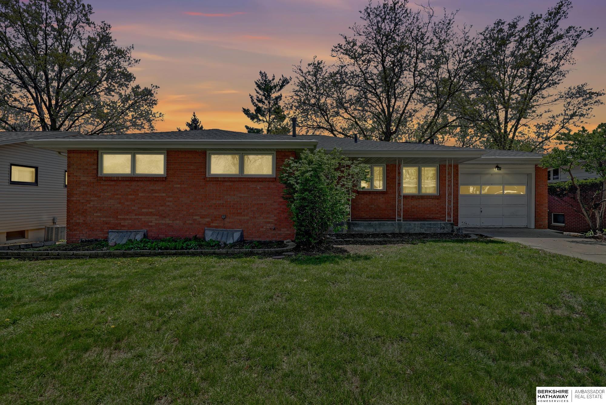 Lincoln, Nebraska 68505, United States, 4 Bedrooms Bedrooms, ,2 BathroomsBathrooms,Residential,Active,118869