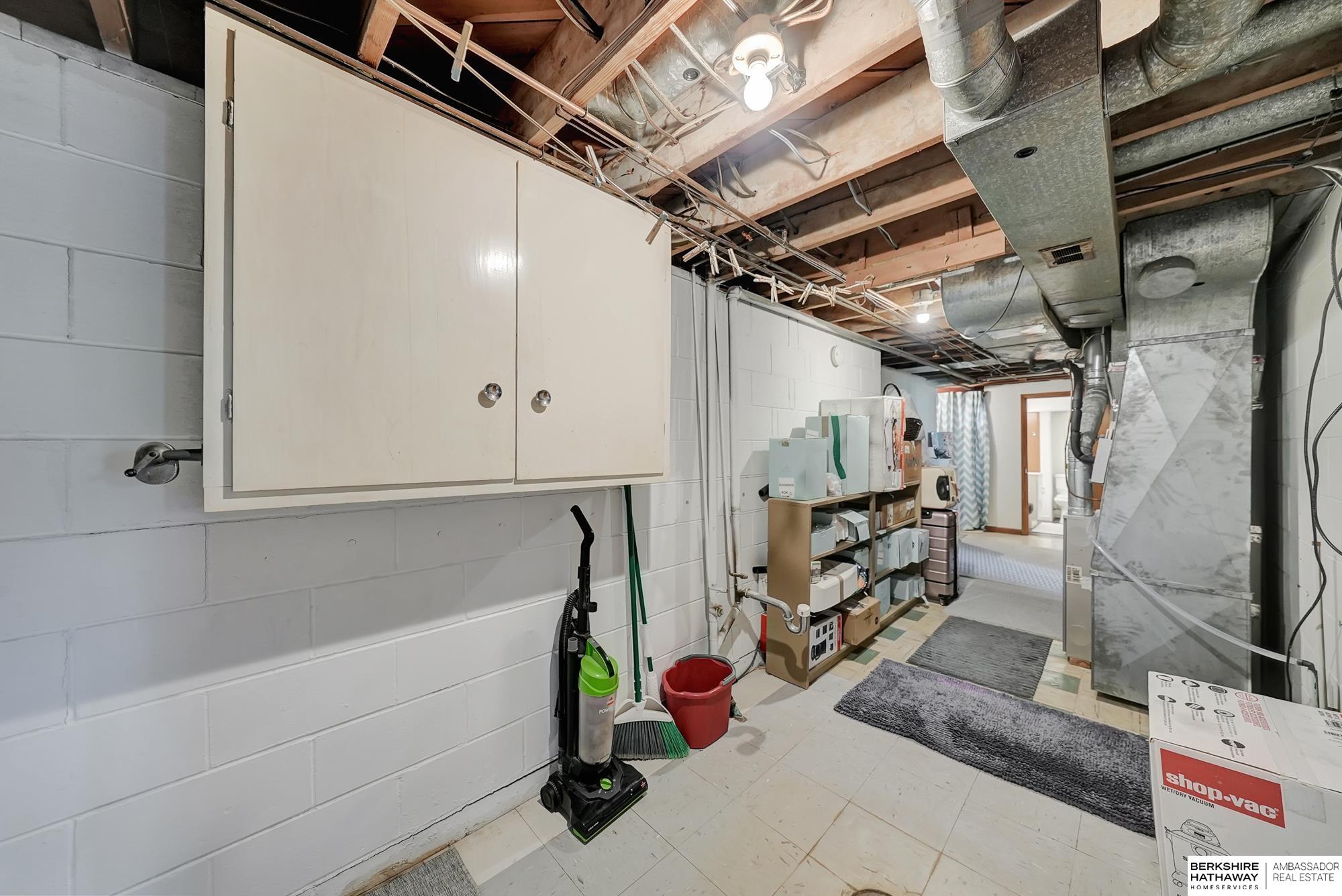 Lincoln, Nebraska 68505, United States, 4 Bedrooms Bedrooms, ,2 BathroomsBathrooms,Residential,Active,118869