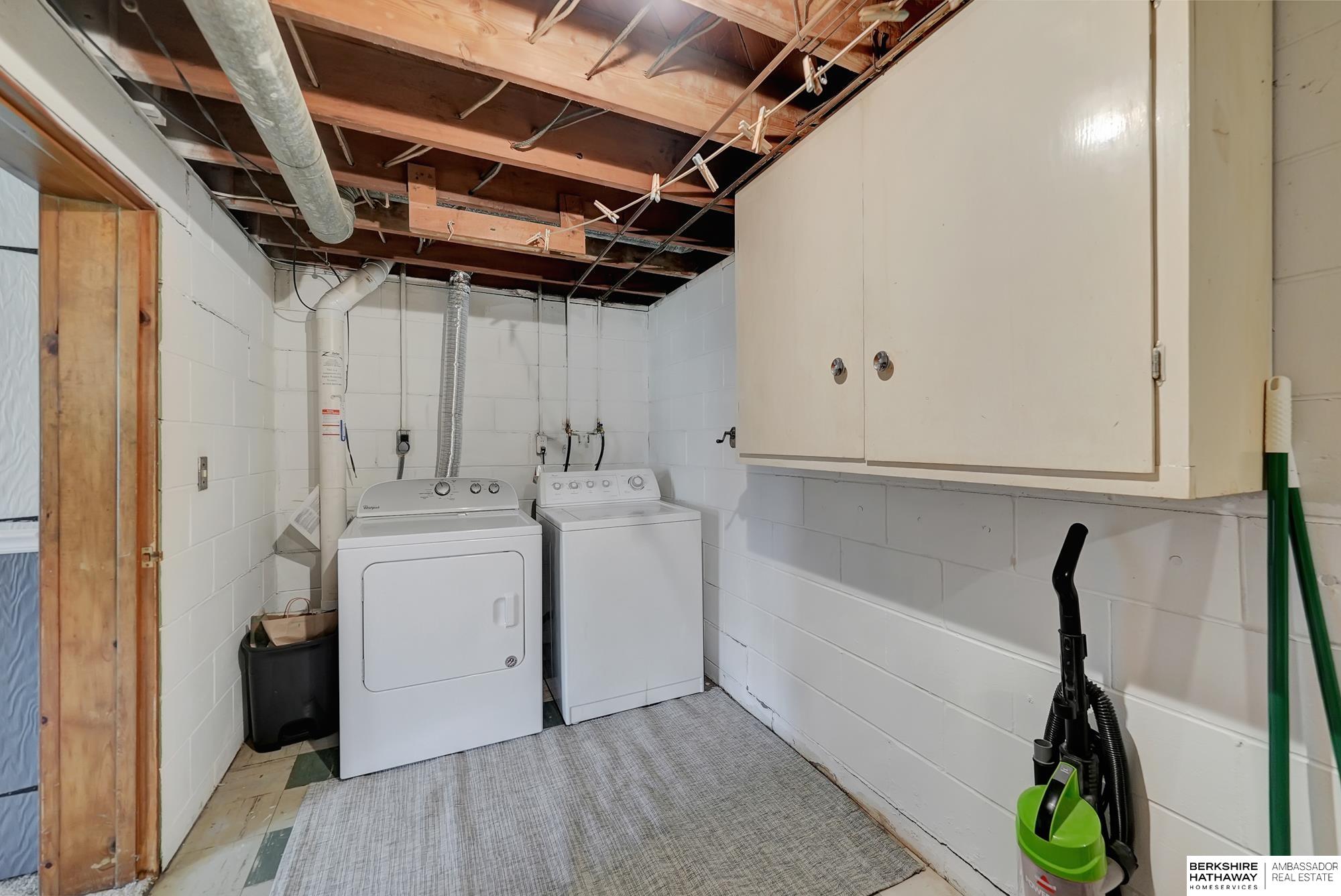 Lincoln, Nebraska 68505, United States, 4 Bedrooms Bedrooms, ,2 BathroomsBathrooms,Residential,Active,118869