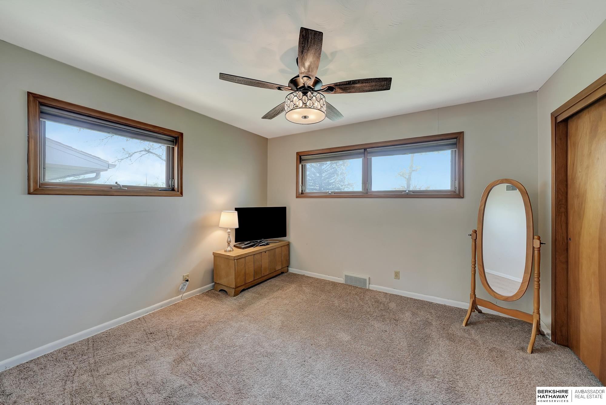 Lincoln, Nebraska 68505, United States, 4 Bedrooms Bedrooms, ,2 BathroomsBathrooms,Residential,Active,118869