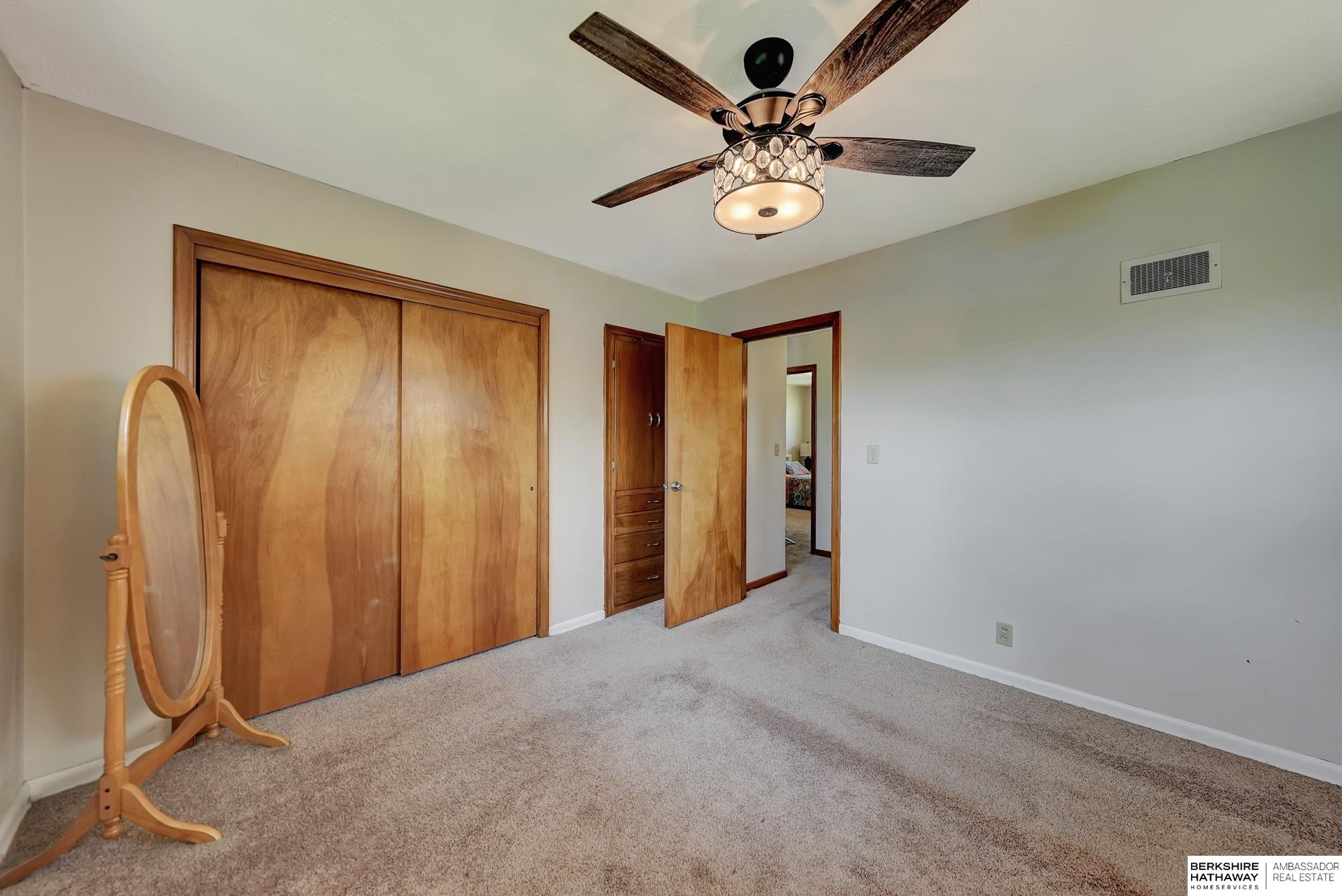 Lincoln, Nebraska 68505, United States, 4 Bedrooms Bedrooms, ,2 BathroomsBathrooms,Residential,Active,118869