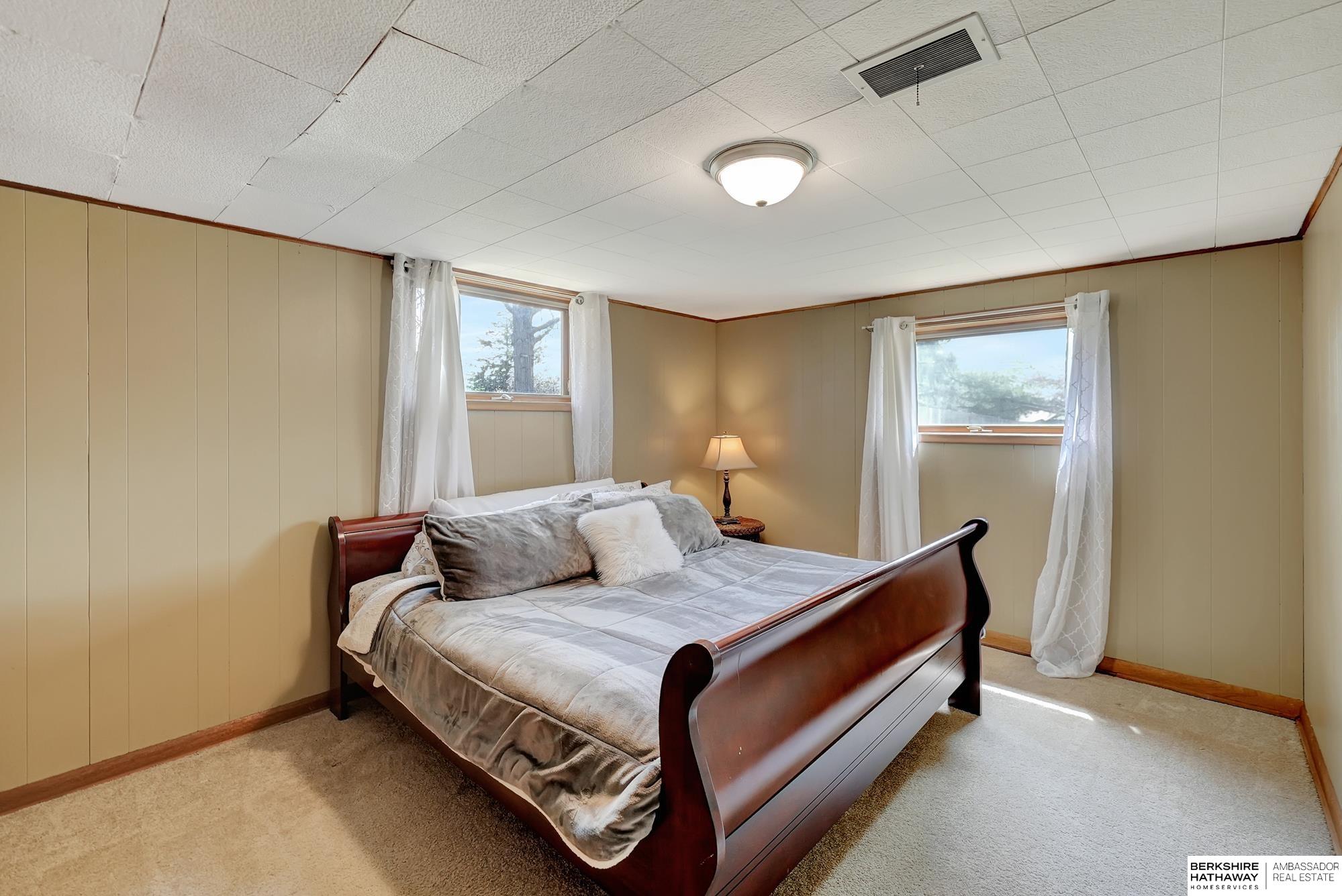 Lincoln, Nebraska 68505, United States, 4 Bedrooms Bedrooms, ,2 BathroomsBathrooms,Residential,Active,118869