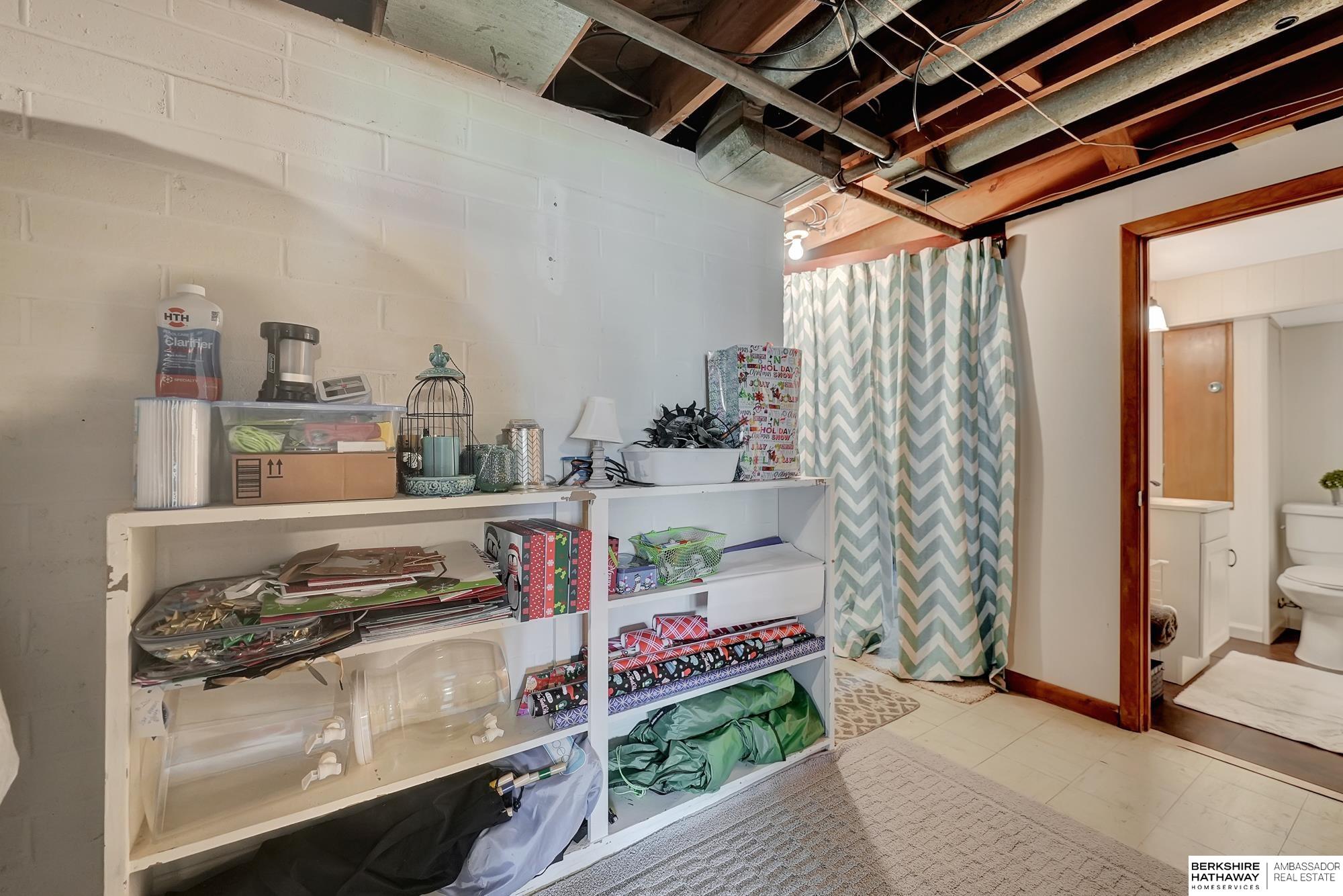 Lincoln, Nebraska 68505, United States, 4 Bedrooms Bedrooms, ,2 BathroomsBathrooms,Residential,Active,118869