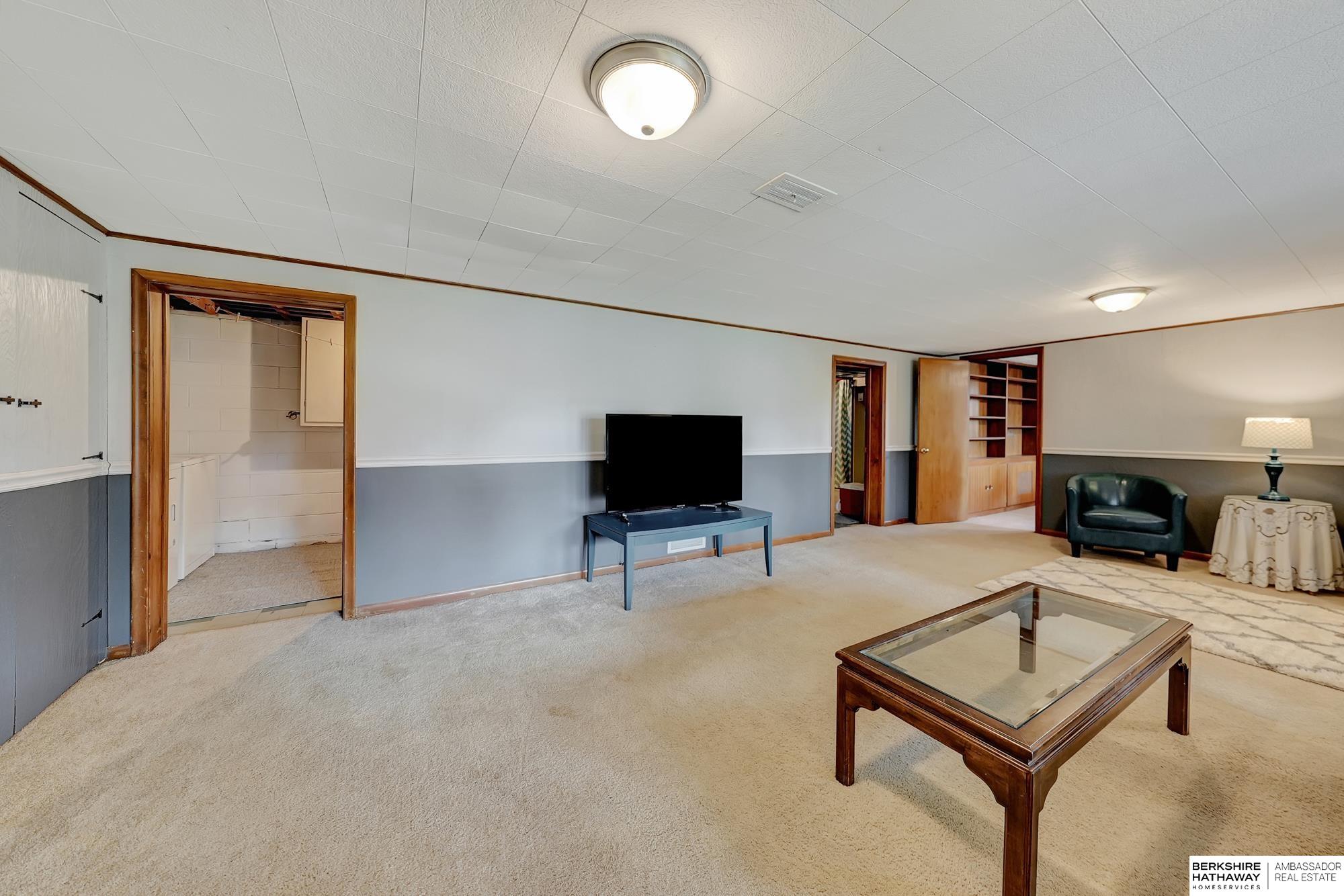 Lincoln, Nebraska 68505, United States, 4 Bedrooms Bedrooms, ,2 BathroomsBathrooms,Residential,Active,118869